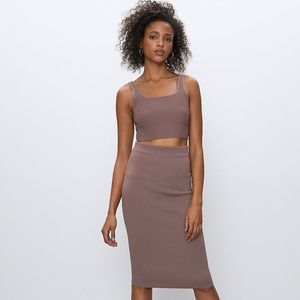 Aritzia Babaton Sculpt Knit Top